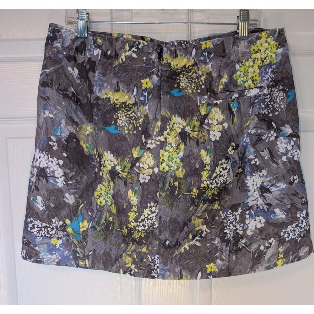 Lady Hagen Floral Golf or Tennis Skort in Gray, Yellow & Blue - Picture 6 of 7